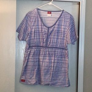 Dickies women’s scrub top